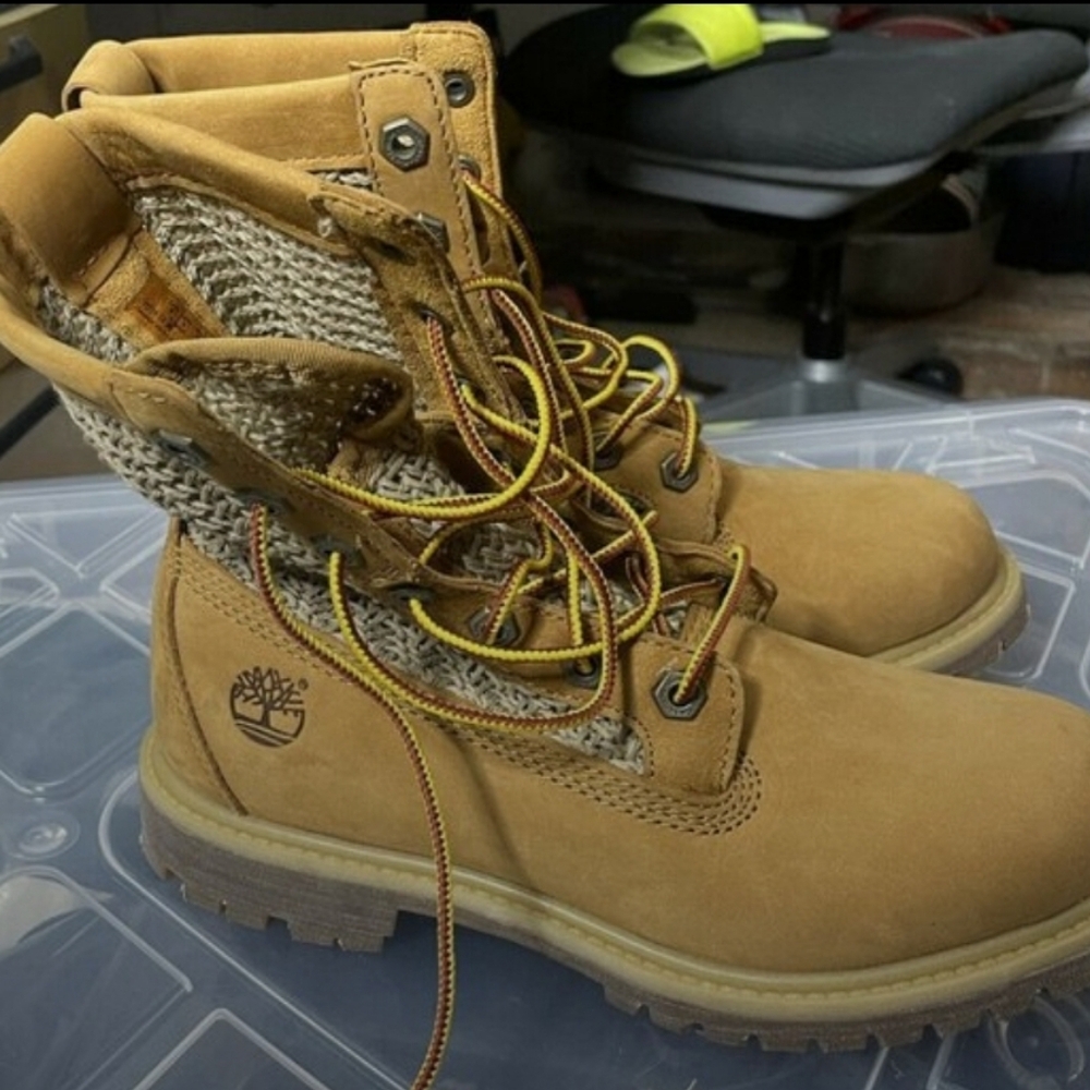 Timberland open weave boots size 6.5 GUC US